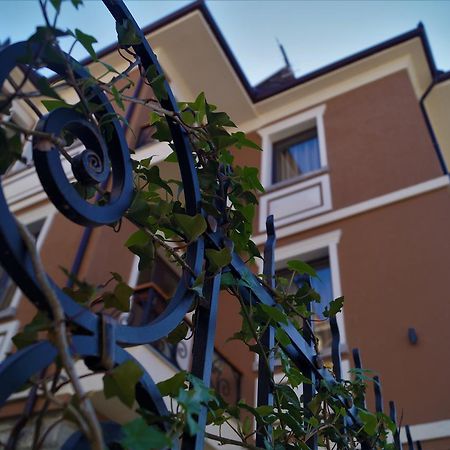 Vila Trebicka Korce Exterior photo