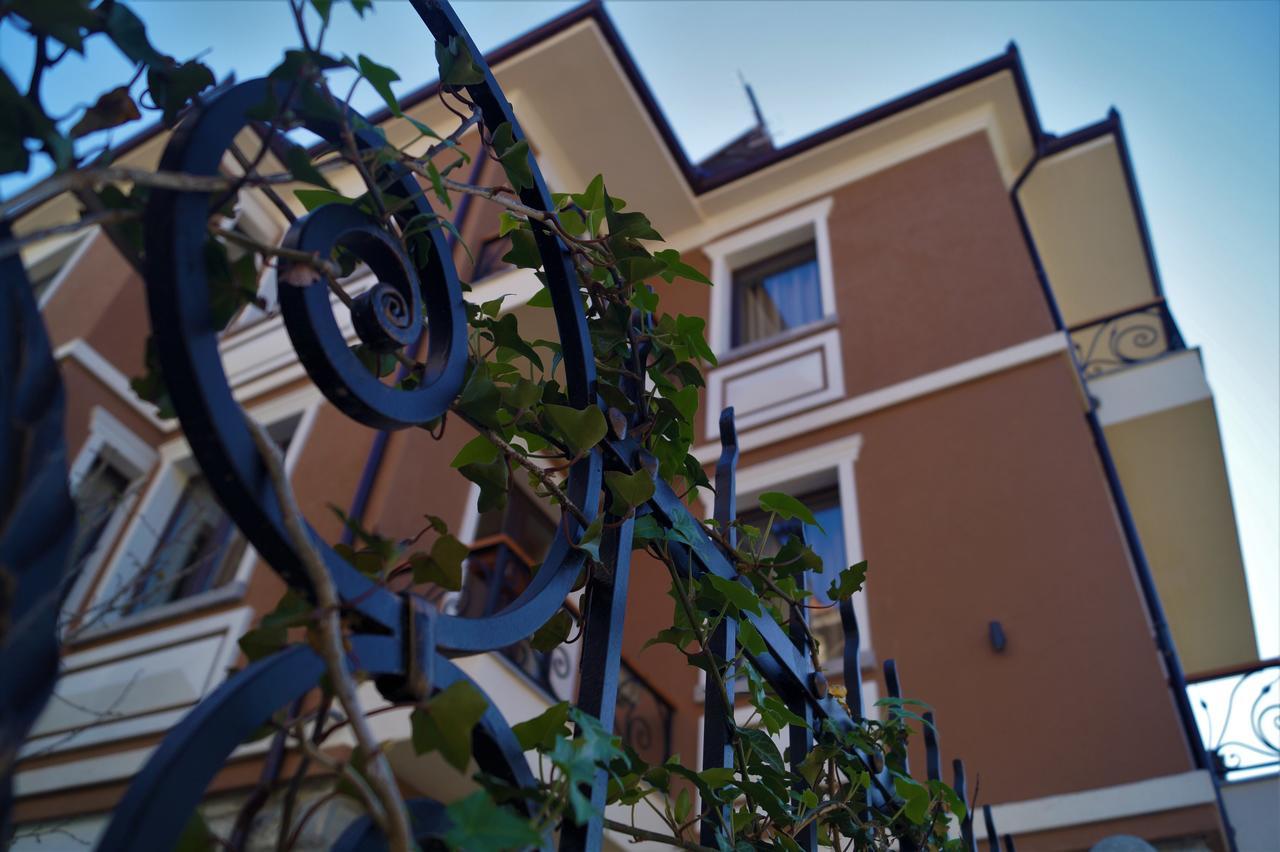 Vila Trebicka Korce Exterior photo